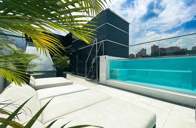 Luxury Penthouse 2 Pools 14-bedroom Parque Lleras Medellín Stunning city views