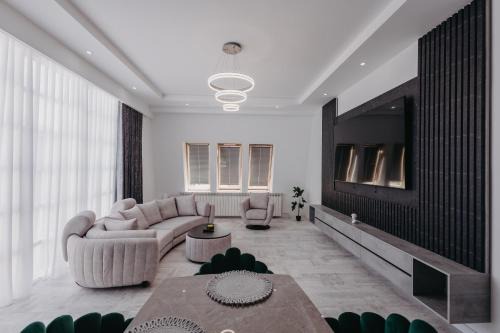 Luxury Penthouse Medias
