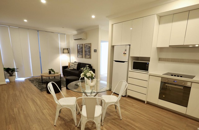 Luxury Penthouse Midland -family sleeps 4