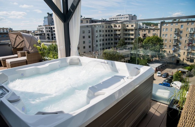 Luxury penthouse with Jacuzzi and partial sea view