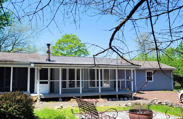 Luxury Pocono Mountain Ranch!