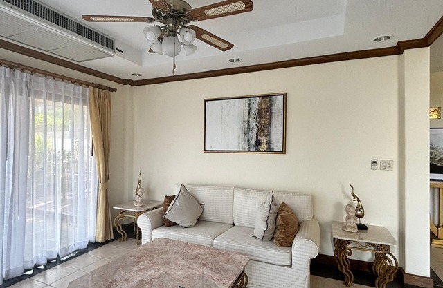 Luxury Pool Villa with Sea Views- 2 minuteWalk to the Beach