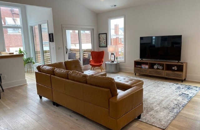 Luxury private apartment in downtown Louisville with parking.