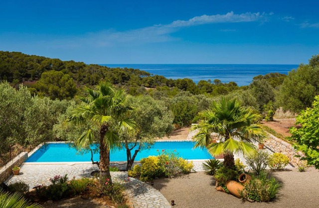 Luxury Private Holiday Villa with Private Pool, Mallorca Villa 1087