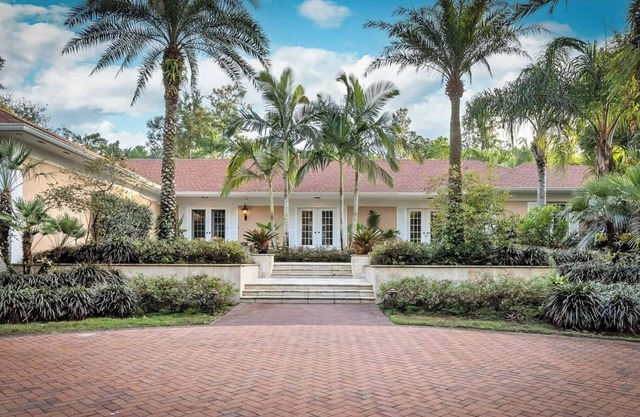 Luxury Private Tropical Florida Home - Close to Disney/Universal/Legoland