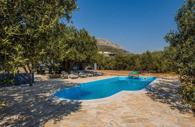 Luxury private villa complex with heated pool and jacuzzi, fit for parties!