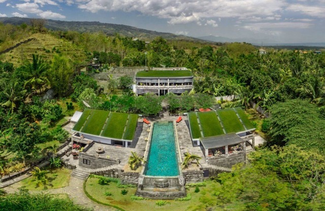 Luxury private Villa 5 b/rooms, peaceful, exclusive, 2 klmtrs to Dolphin beach