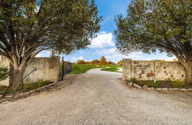 Luxury Ranch Retreat on 100+ Acres Near Dallas w/Pool & Lake Access