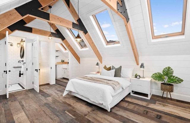 Luxury refined Victorian secluded quarters for the perfect relaxation.