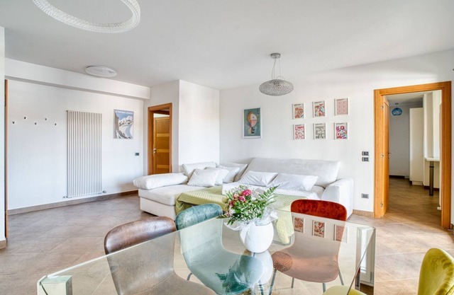 Luxury Residence Oikos - Apartment With Parking