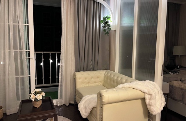 Luxury RETREAT room with ALL you need to Reflex Away