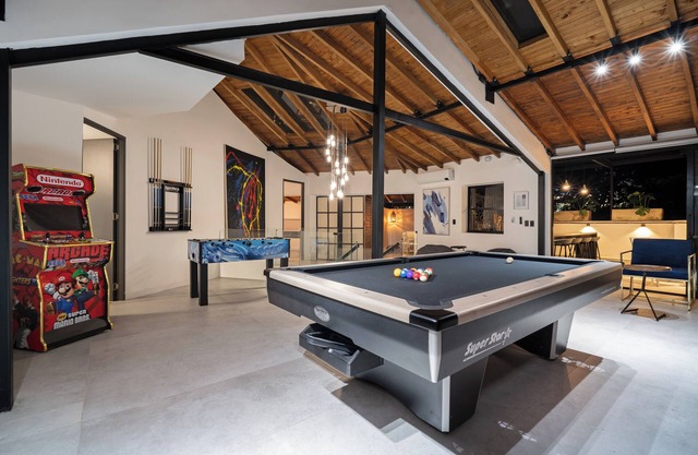 Luxury Retreat Private Sauna/Jacuzzi/Billiard/Gym