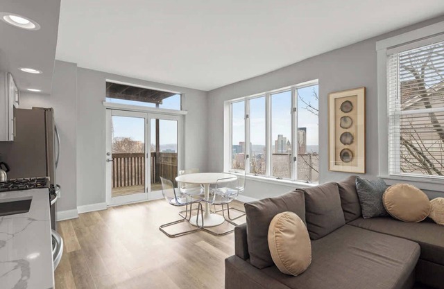 Luxury Retreat - Stunning Pittsburgh Skyline Views