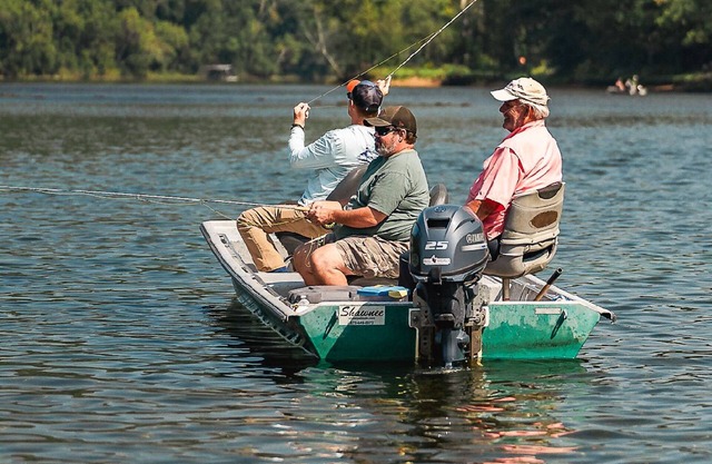 Luxury Riverfront Lodge Fishing, Hot Tub & Ozark Views”n