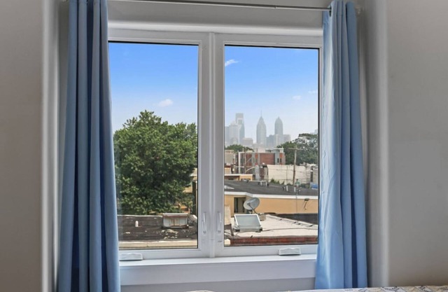 Luxury Roofdeck Retreat 4-bdrm Near Penn Chop