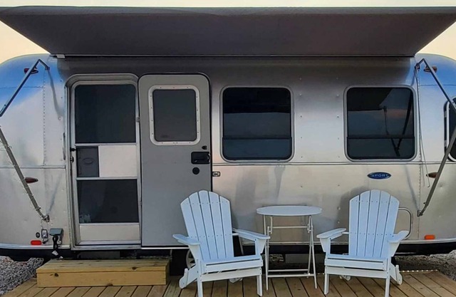 Luxury Rv with Patio Deck- Perfect Weekend Getaway