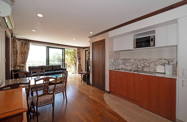 Luxury Sanctuary on the Hill