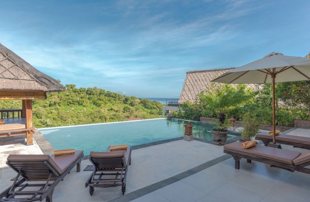 Luxury Sea View Villa, 5* Service & Infinity Pool