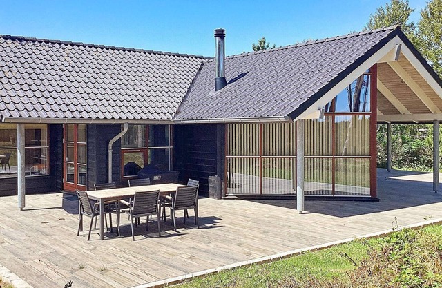 Luxury Seaside Retreat with Spa-By Traum
