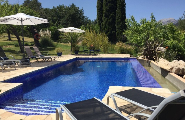 Luxury secluded Villa with Infinity Pool &Panoramic view 20 minutes from beaches