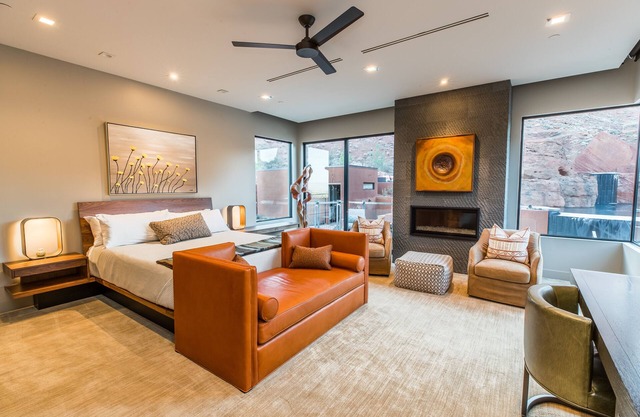 Luxury Service 3 King Suites & PRIVT Pool–Sleeps 8–Daily HK