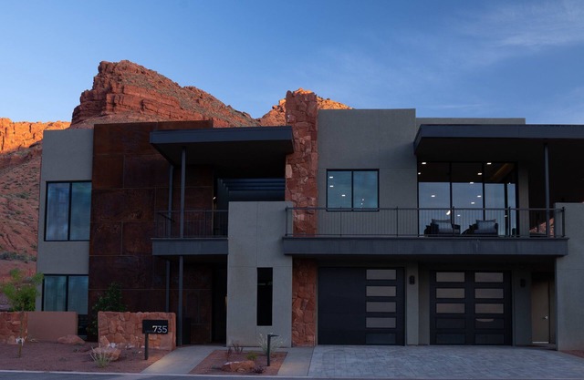 Luxury Service 5 Bedrooms - Sleeps 10 – Private Pool - Daily HSK