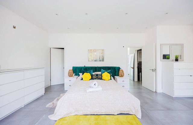 Luxury Smart House in St Albans