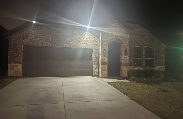 Luxury stay 4 bedroom in Aubrey