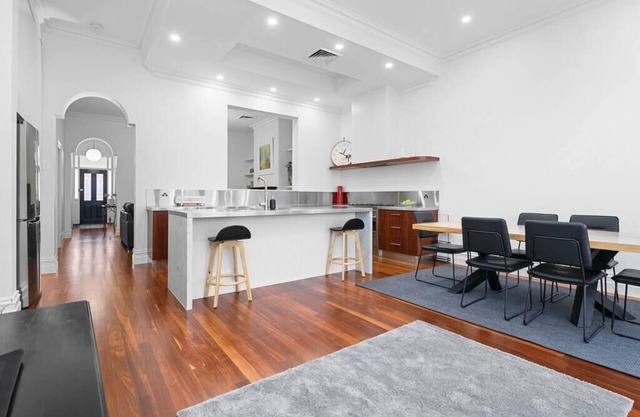Luxury Stay 5 Mins From CBD - 3Bdrm, 2Bthrm