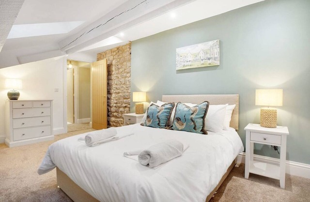 Luxury Stay at The Heather Cottage with Hot Tub