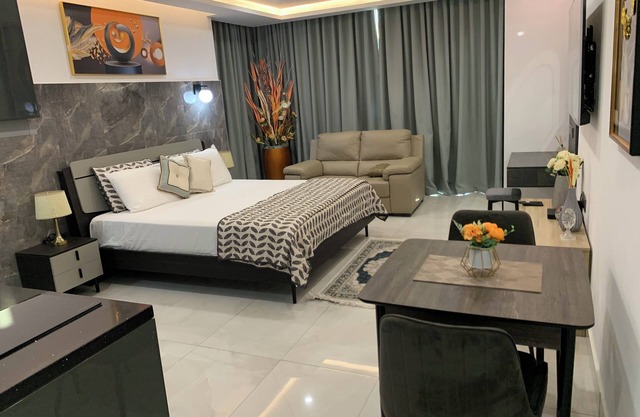 Luxury Studio Apartment near Airport