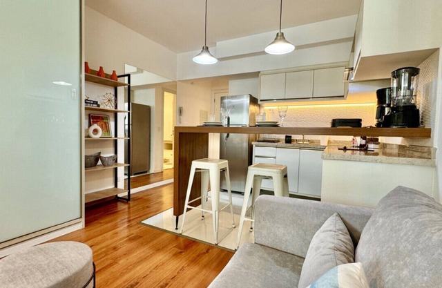 Luxury studio in front of Shopping Curitiba, w/parking space