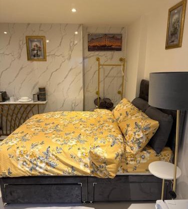 Luxury Studio in Victoria, 7 minutes walk to Victoria Station, Room 1