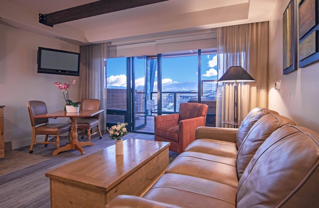 Luxury Suite