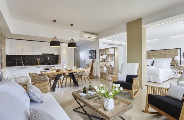 Luxury Suite with share pool-walk to private beach
