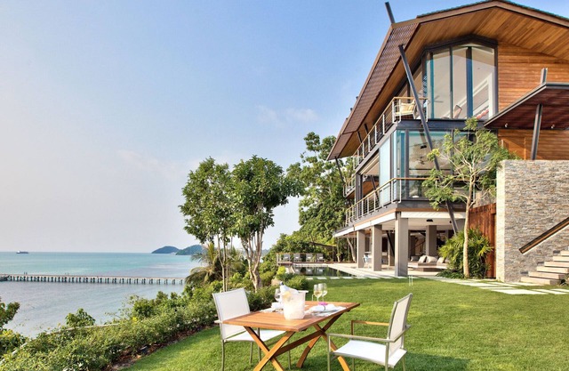 Luxury Thailand Beach Front View Chef, Staff included lth10
