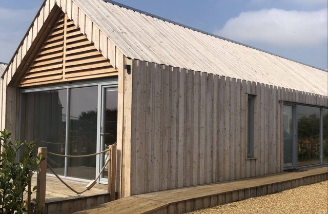 Luxury Timber Clad Eco-Lodge 5 miles from the Norfolk Heritage Coast