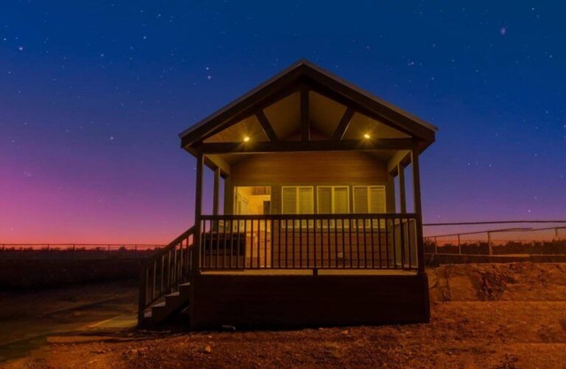 Luxury Tiny Homes - Deluxe King Room