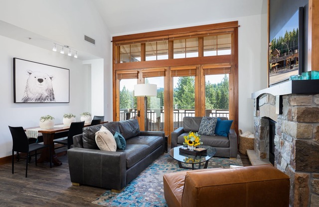 Luxury Top Floor Residence in the Village at Northstar - Catamount 403