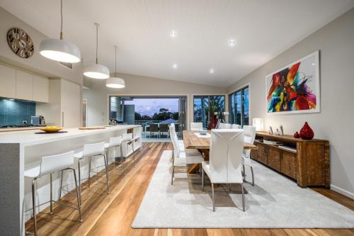 Luxury Tropical Haven - Pacific Avenue, Sunshine Beach