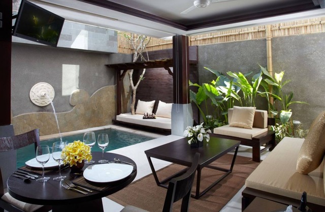 Luxury Tropical Villa in Nusa Dua, Only 15 Mins Drive to Jimbaran Bali