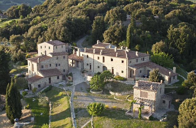 Luxury Tuscan One Bedroom With Terrace And Garden Near San Gimignano