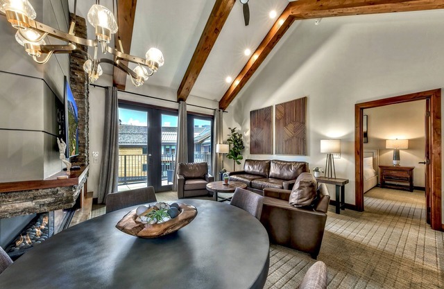 Luxury Two Bedroom Residence steps from Heavenly Village Book 7 Nights for 10% Off by RedAwning