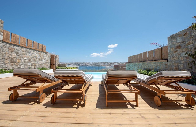 Luxury Two-Floor House with Private Pool and Sea View (2AB Seaside)