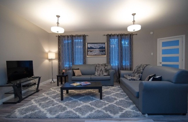 Luxury Vacation!Entire CHALET 2 Apt. SLEEPS 18!