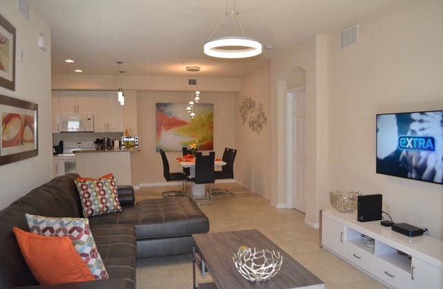 Luxury Vacation Self-Catering Condo in Fort Myers