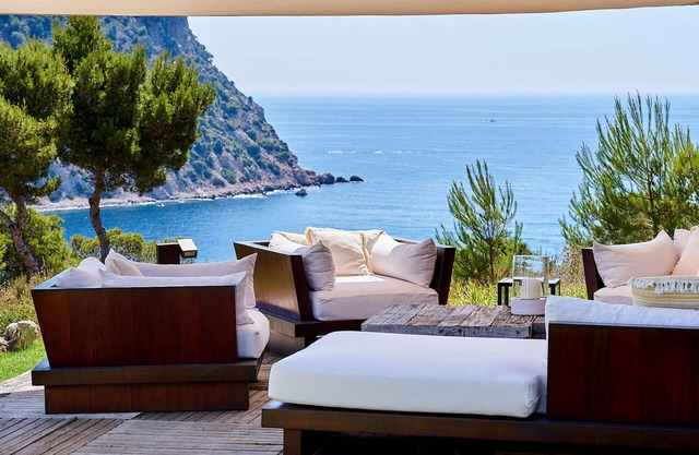 Luxury Villa with Stunning Views and Rooftop Terrace, Ibiza Villa 1052