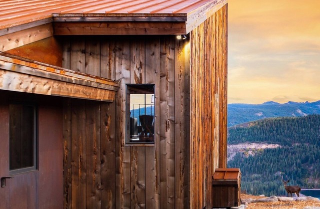 Luxury View Home - Hot Tub-Fire Pit-perfect for 2 Couples or 1 family