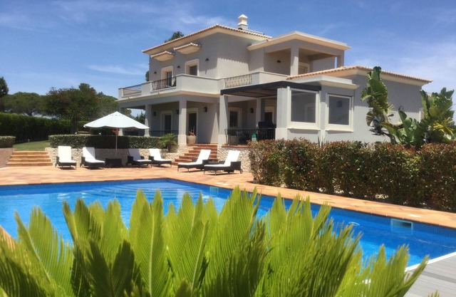 LUXURY VILLA with POOL and SEA VIEWS