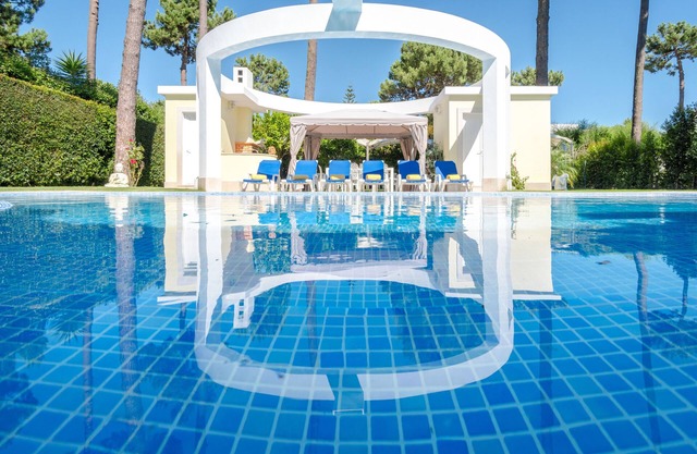 Luxury Villa within Golf Resort, Pool,next to fantastic Beaches(Lisbon-Portugal)